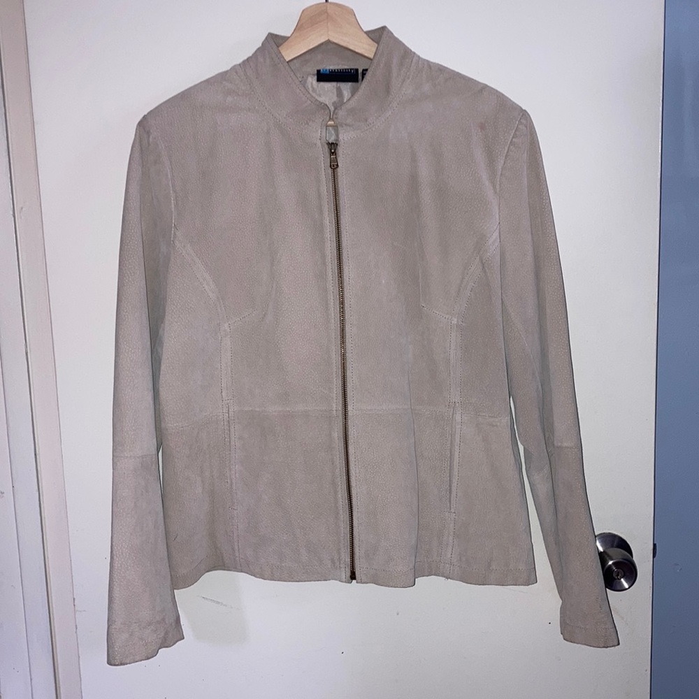 (R)ELATIVITY genuine leather jacket. Excellent used condition, size XL.
